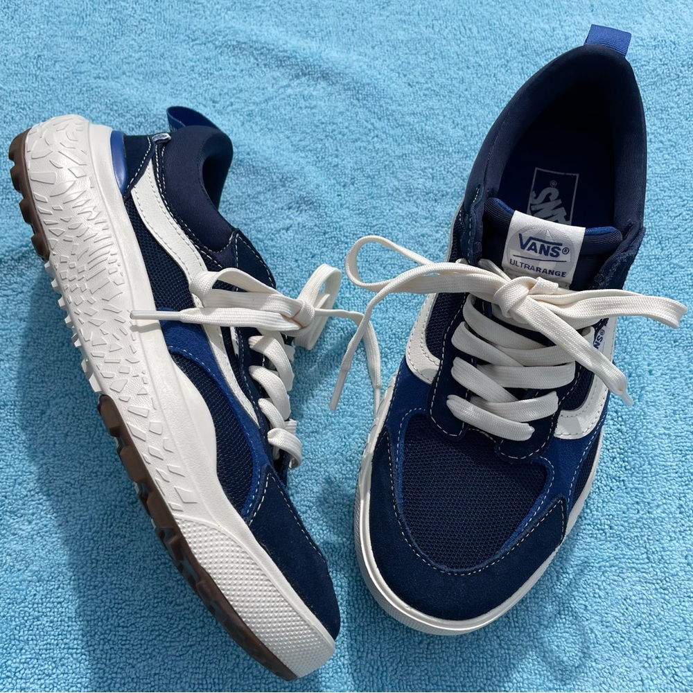 MTE UltraRange Neo VR3 Shoe - Blue size 9.5 Men's / 11 Women's *Has Flaws*